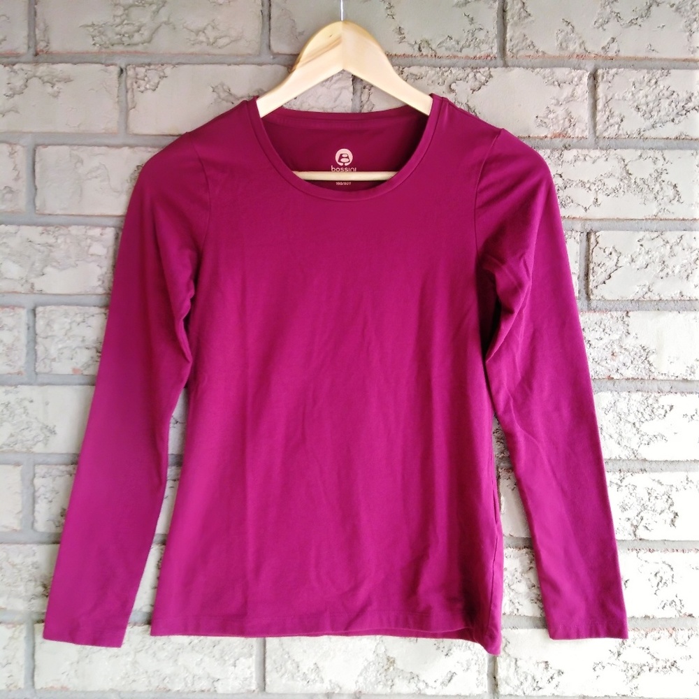 NWOT Petite long sleeve slim fit Tee/ burgundy